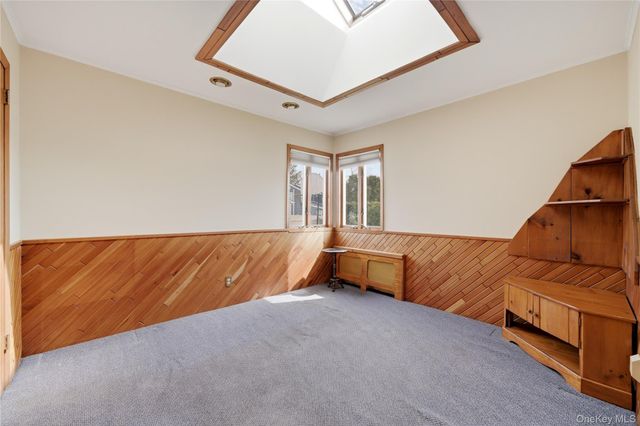 219 E John Street, Lindenhurst, NY 11757