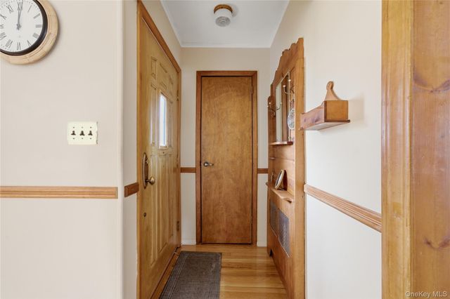 219 E John Street, Lindenhurst, NY 11757