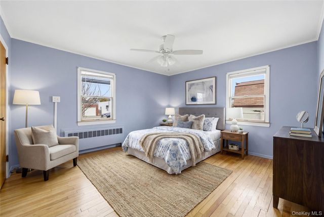 219 E John Street, Lindenhurst, NY 11757