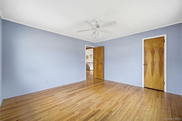 219 E John Street, Lindenhurst, NY 11757