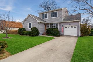 219 E John Street, Lindenhurst, NY 11757
