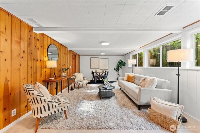 2127 NW 99th Street, Seattle, WA 98117