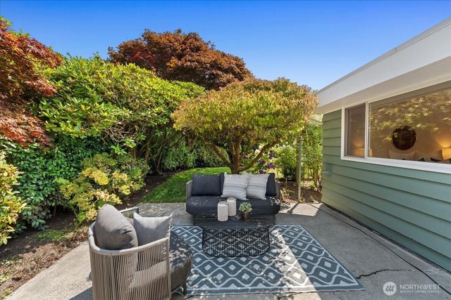2127 NW 99th Street, Seattle, WA 98117