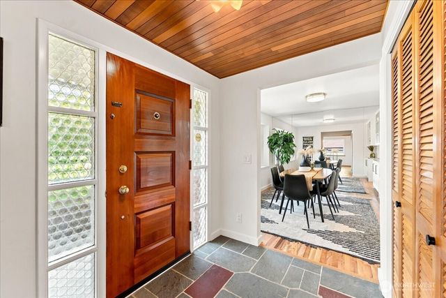 2127 NW 99th Street, Seattle, WA 98117