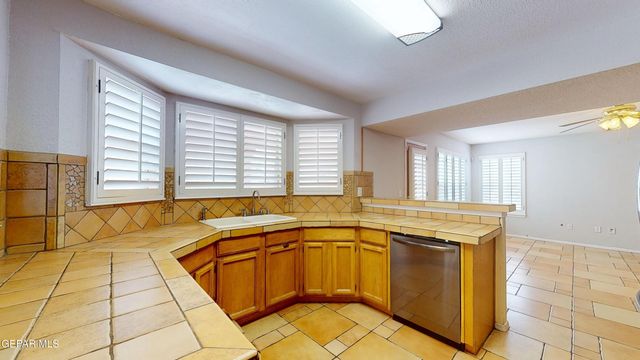 12528 SUN EMPRESS Drive, El Paso, TX 79938