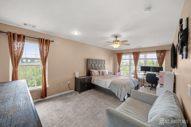 123 Chariot Court, Piscataway, NJ 08854