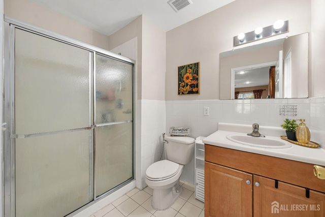 123 Chariot Court, Piscataway, NJ 08854