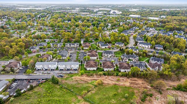 123 Chariot Court, Piscataway, NJ 08854