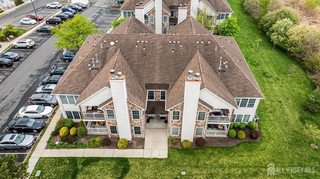 123 Chariot Court, Piscataway, NJ 08854