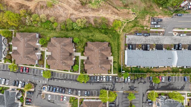 123 Chariot Court, Piscataway, NJ 08854