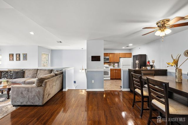 123 Chariot Court, Piscataway, NJ 08854