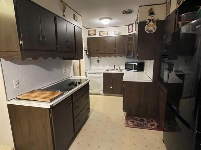 2402 E 43RD Street, Erie, PA 16510