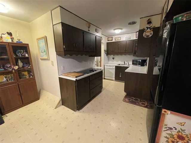 2402 E 43RD Street, Erie, PA 16510