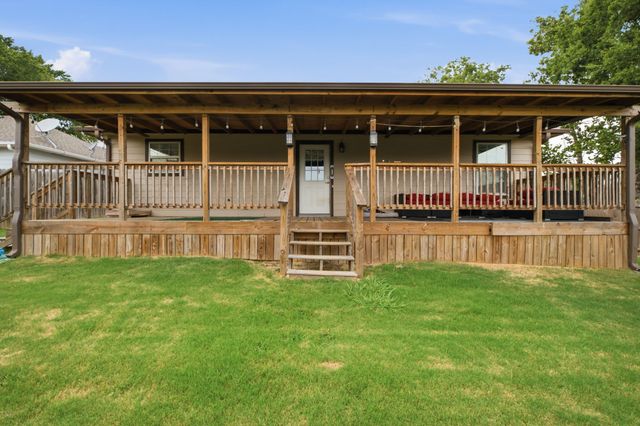 114 Wade Street, Whitesboro, TX 76273