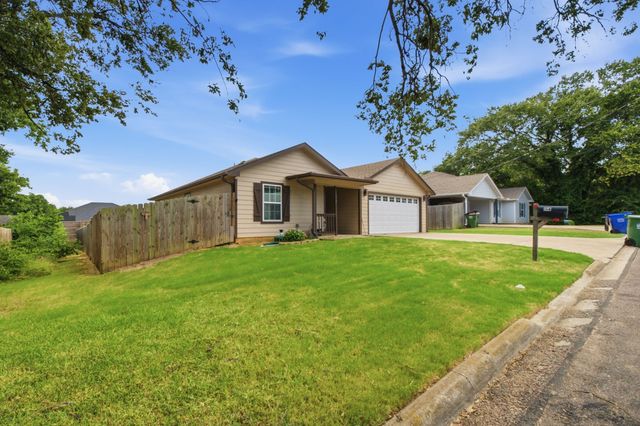 114 Wade Street, Whitesboro, TX 76273