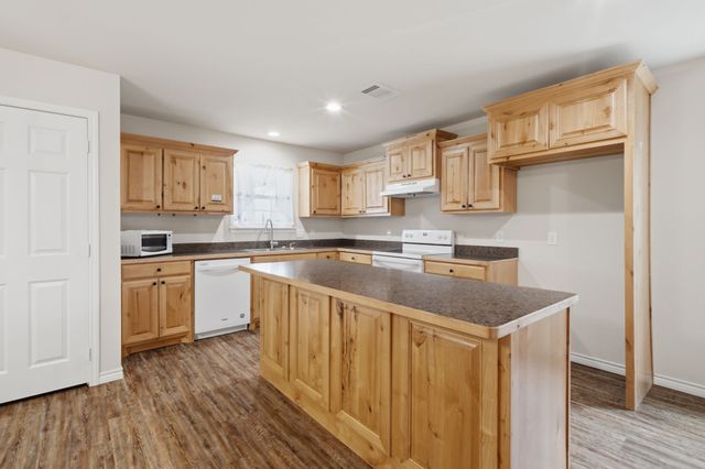 114 Wade Street, Whitesboro, TX 76273