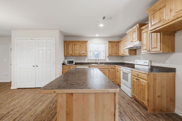 114 Wade Street, Whitesboro, TX 76273