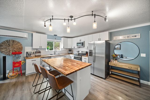 3922 Laredo Street, Shasta Lake, CA 96019