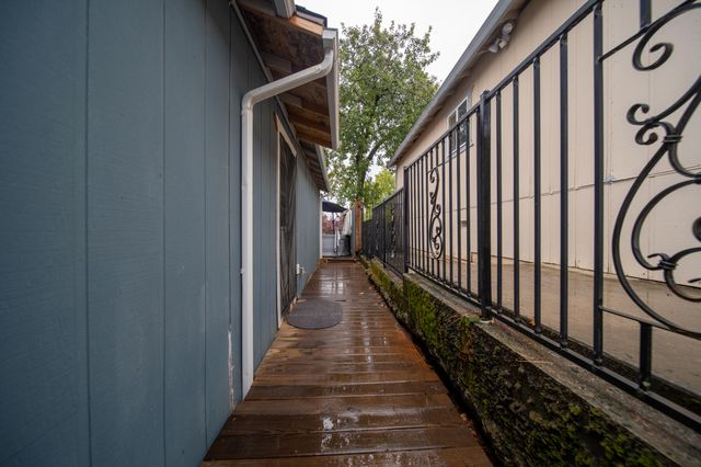 3922 Laredo Street, Shasta Lake, CA 96019