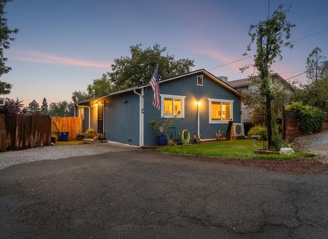 3922 Laredo Street, Shasta Lake, CA 96019