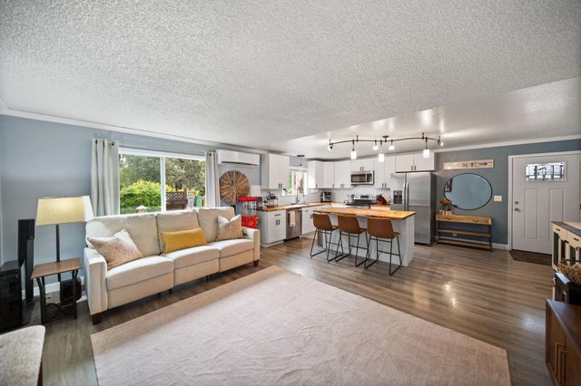 3922 Laredo Street, Shasta Lake, CA 96019