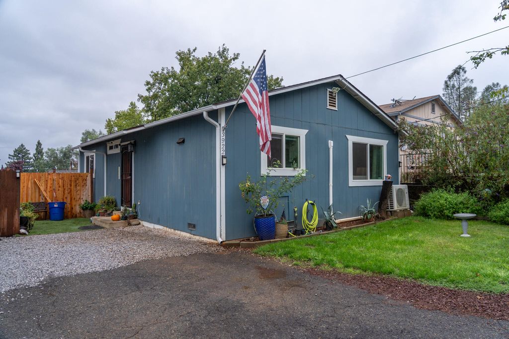 3922 Laredo Street, Shasta Lake, CA 96019
