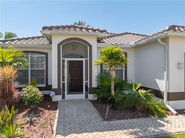 11005 Lakeland CIR, Fort Myers, FL 33913