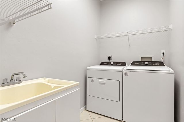 11005 Lakeland CIR, Fort Myers, FL 33913