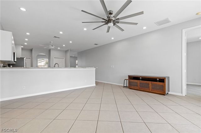 11005 Lakeland CIR, Fort Myers, FL 33913