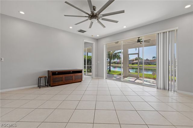 11005 Lakeland CIR, Fort Myers, FL 33913