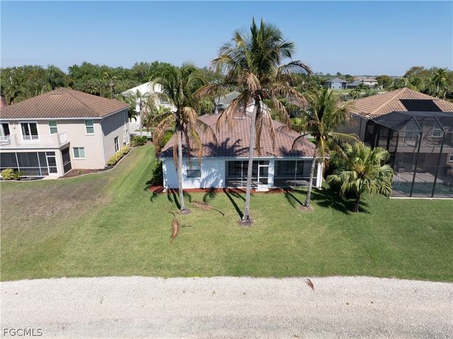 11005 Lakeland CIR, Fort Myers, FL 33913