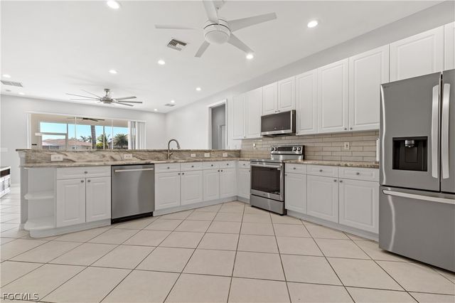 11005 Lakeland CIR, Fort Myers, FL 33913