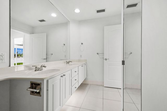 8270 Eleuthera Lane, Wellington, FL 33414
