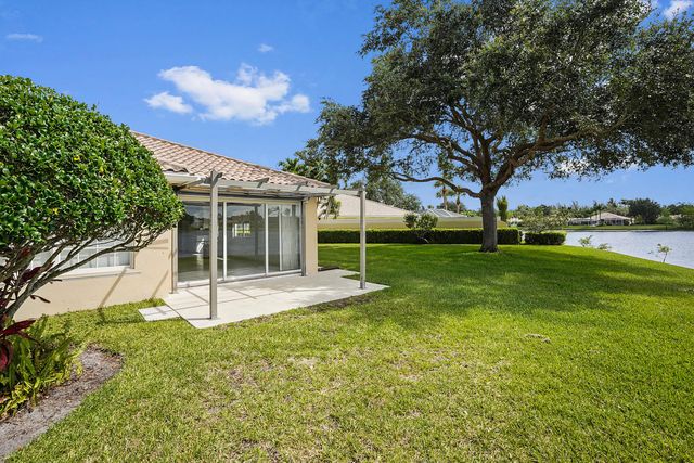 8270 Eleuthera Lane, Wellington, FL 33414
