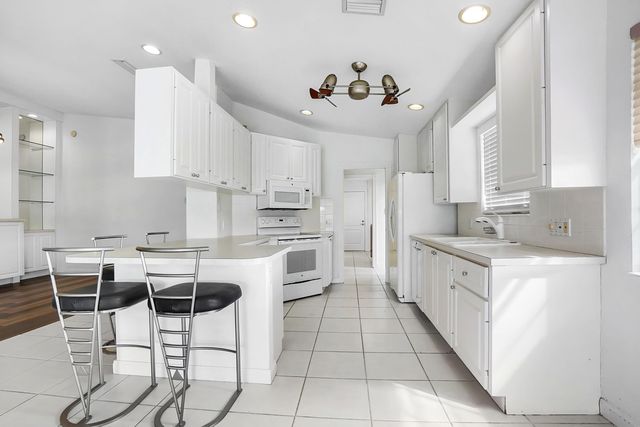 8270 Eleuthera Lane, Wellington, FL 33414