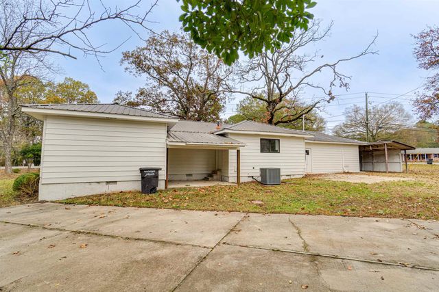 1609 McArthur Dr, Jacksonville, AR 72076