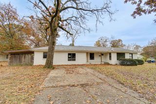 1609 McArthur Dr, Jacksonville, AR 72076