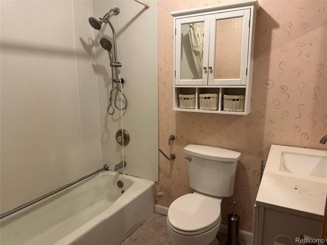 226 S Burkhart Road, Marion Township, MI 48843