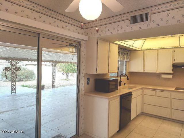 13046 W SKYVIEW Drive, Sun City West, AZ 85375