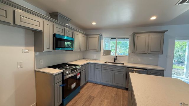 764 N Victoria Ln, Somerton, AZ 85350
