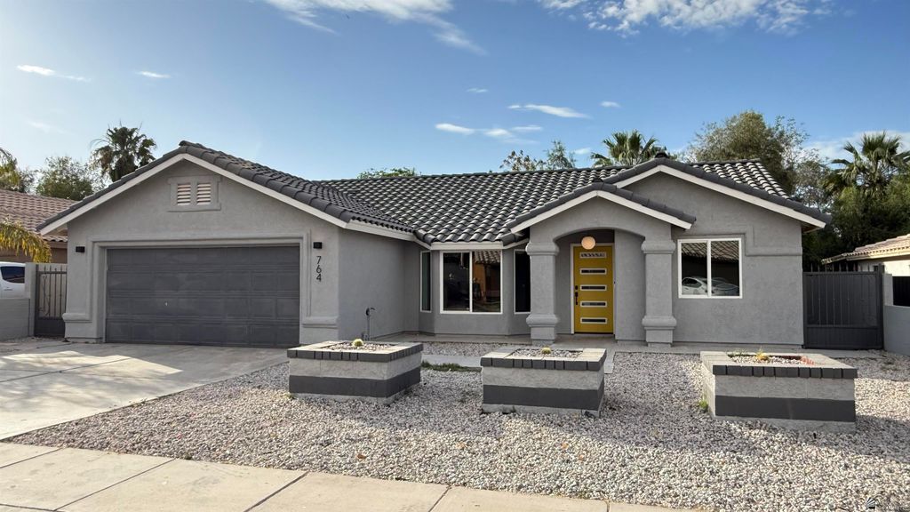 764 N Victoria Ln, Somerton, AZ 85350