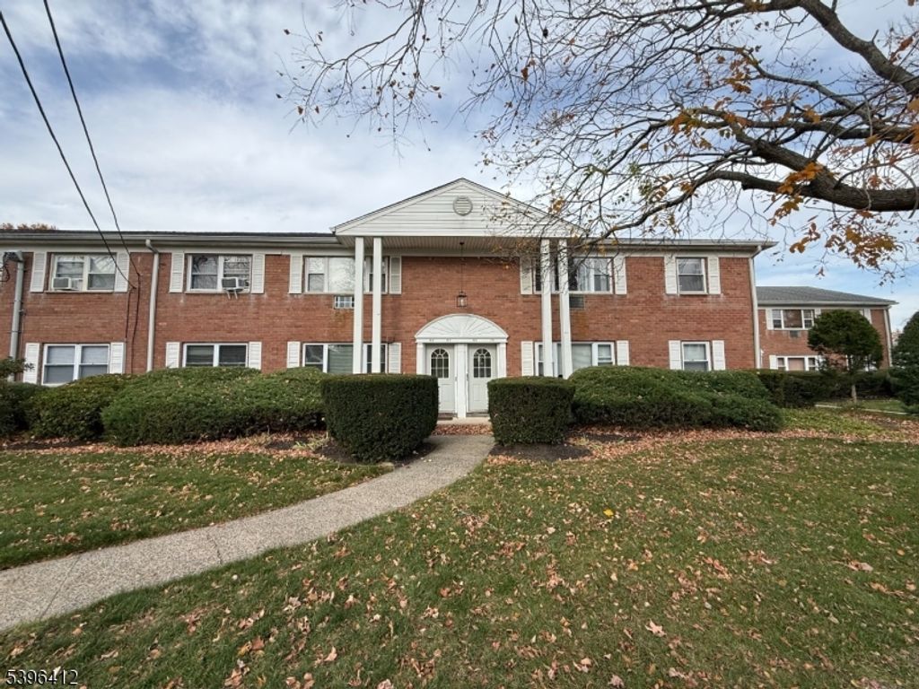 78 Manchester Ct, Wayne Twp., NJ 07470