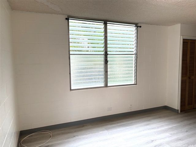 1521 Halekula Way 206, Honolulu, HI 96822