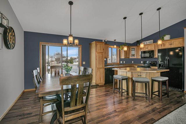 216 Victory Loop, Sartell, MN 56377