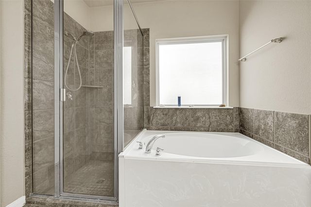 11011 Gallant Flag Drive, Tomball, TX 77375