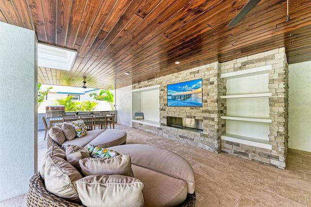 215 83RD STREET, Holmes Beach, FL 34217