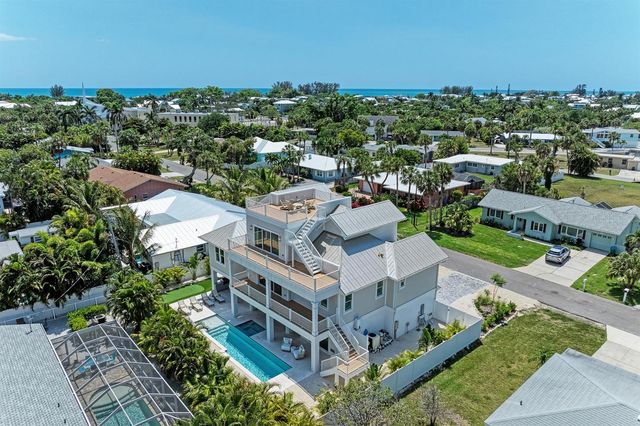 215 83RD STREET, Holmes Beach, FL 34217