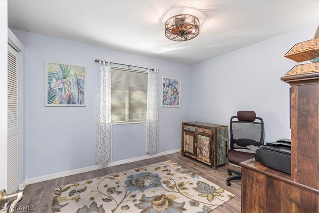 2442 Outrigger LN, Naples, FL 34104