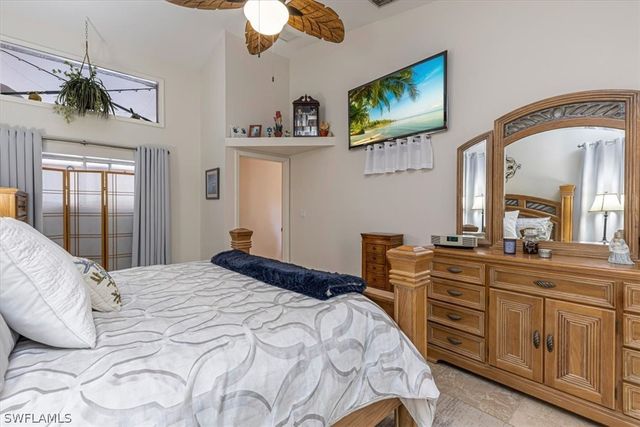 2442 Outrigger LN, Naples, FL 34104