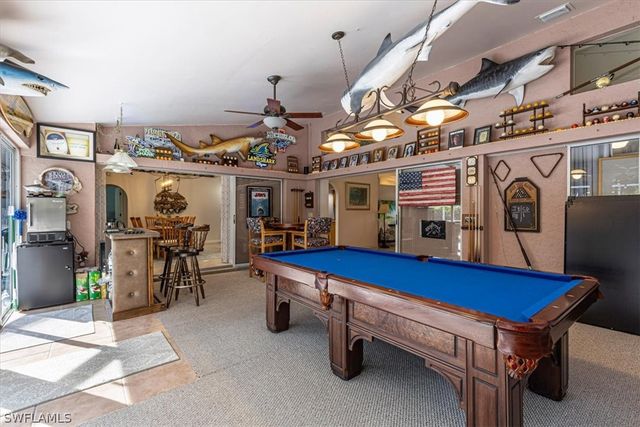 2442 Outrigger LN, Naples, FL 34104